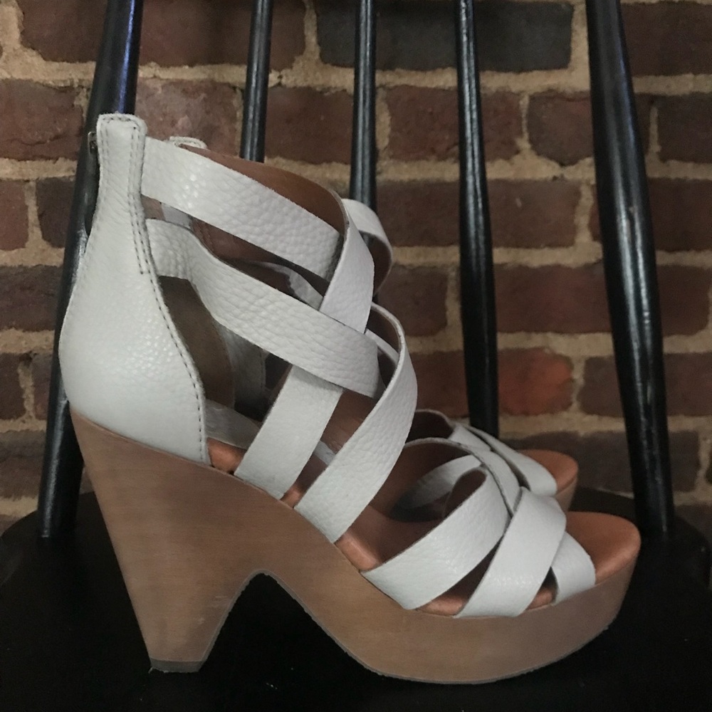 Lucky cream strappy heel